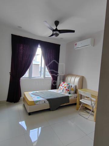 Fully Furnished Aurora Residence Puchong Prima Room for rent near LRT 1