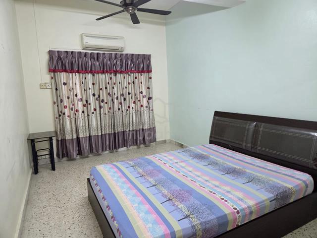 Large Bedroom for Rent 1