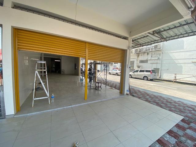 Seri Kembangan Corner Shop Lot For Rent,Serdang 1
