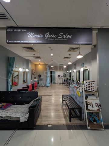 Retail lot in Axis Fiesta mall, Ampang for rent 1