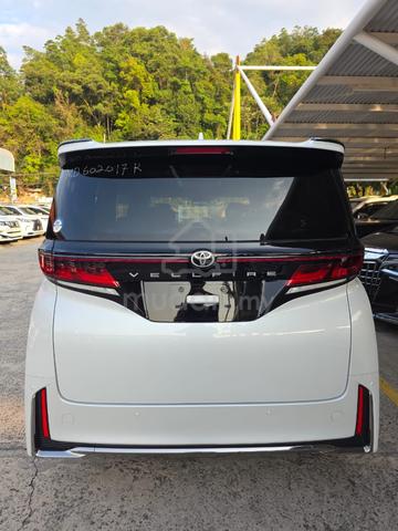 B. LEATHER 2024 Toyota VELLFIRE 2.4 Z PREMIER (A) - 4