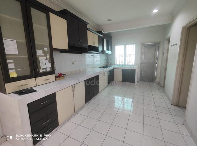 Taman megah 1