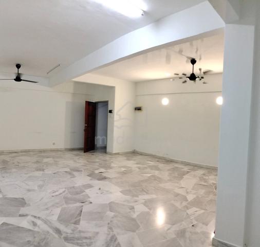 Goodyear Court 8 1