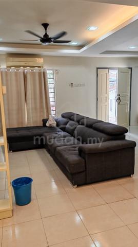 Double Storey House For Rent In Taman Pinggiran Permata 1