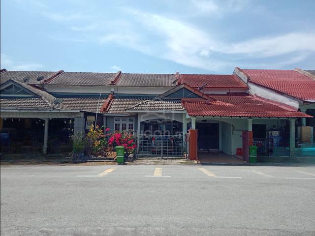Teres setingkat setengah di Indera Mahkota 2 1