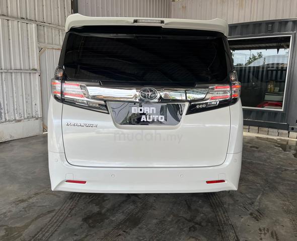 Toyota VELLFIRE 2.5 ZG Sunroof Local Spec - 4
