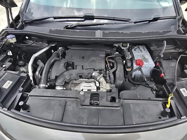 2020 Peugeot 5008 Allure Plus LOW KM S/ROOF 360CAM - 4