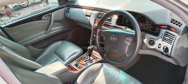 Mercedes Benz E240 AVANTGARDE PG low mileage best - 5