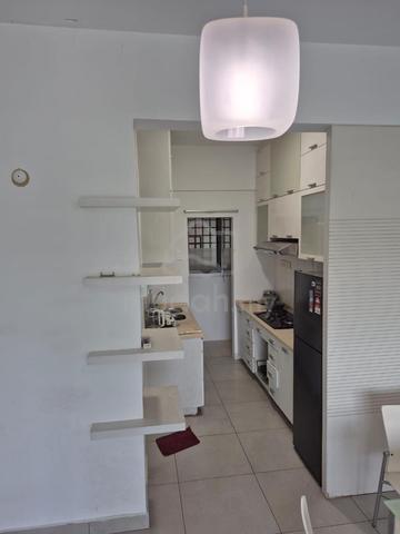 University Place (Plaza Ivory) 1