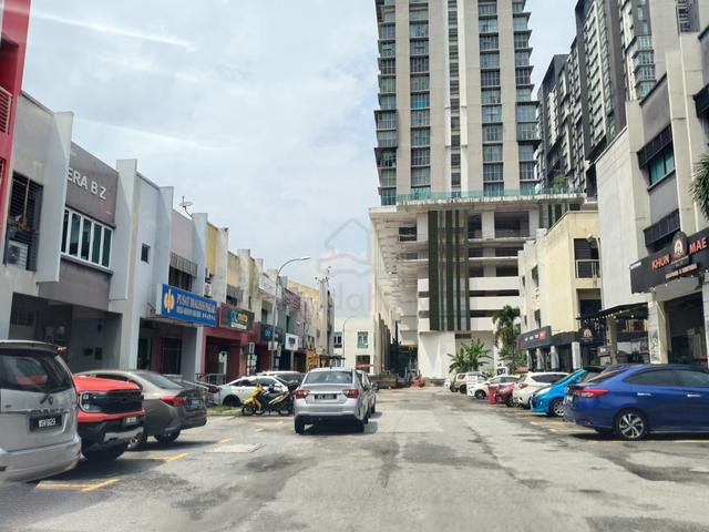 2-Sty Intermediate Shoplot Tmn Putra Permai Seri Kembangan for Sales 1