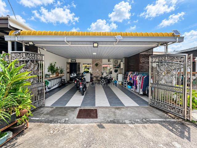 RENOVATED•BIG PORCH•HOT AREA|Single Storey Terrace|Solok Kampung Jawa 1