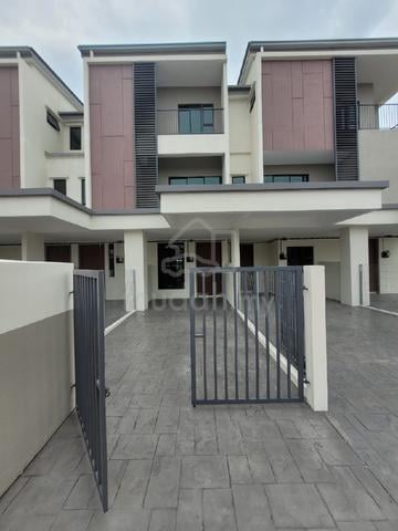 TERMURAH! Lower Floor Elegan Residensi Puchong | 3R2B 1