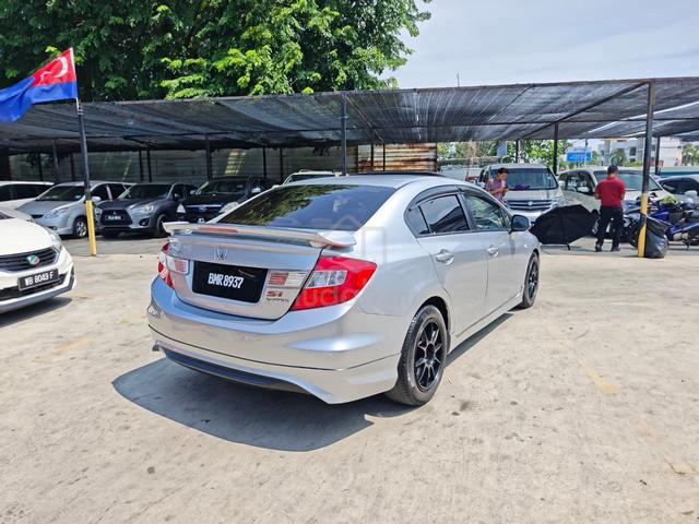 2014 Honda CIVIC FB 1.8 (AUTO) - 3