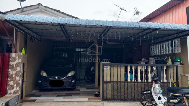 Teres Setingkat Taman Rhu Sp Selatan, Tikam Batu 1