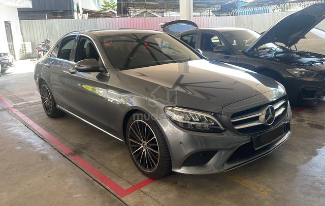 2019 Mercedes Benz C200 - 3 digit no, HSS service - 3