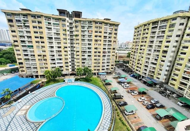 Petaling Indah Condominiums 1