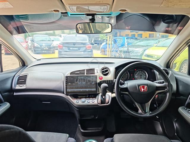 2013 Honda STREAM 1.8(AUTO)-LOAN KEDAI - 4