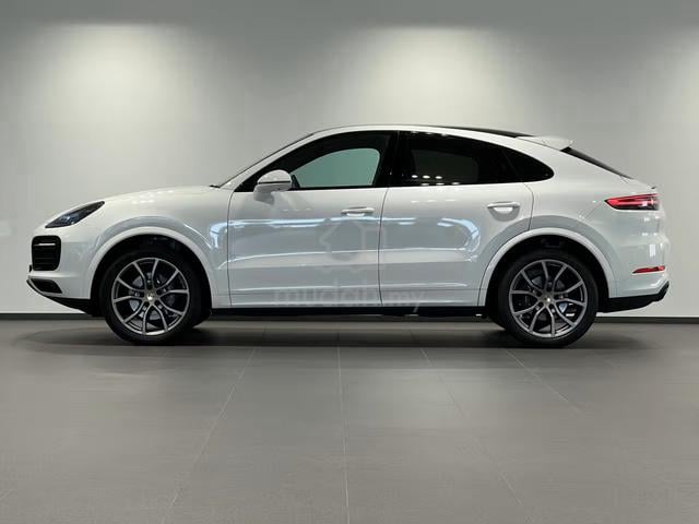 2022 Porsche Cayenne 3.0 Coupe Platinum Edition - 2