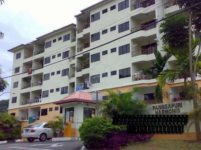 Bilik Sewa Wanita Bekerjaya, Room for Woman 1