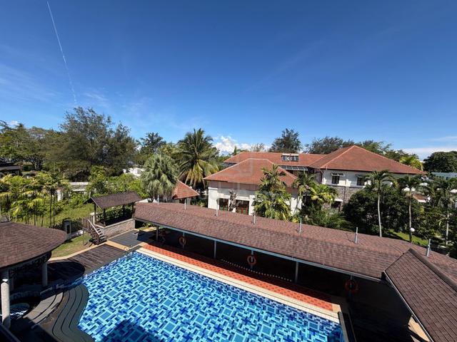 Tanjung aru Mansion , Bungalow , swimming pool , sunset 1
