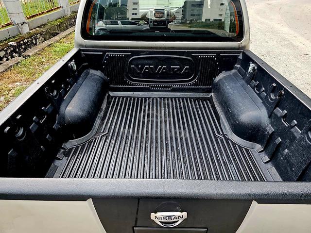 2015 Nissan NAVARA 2.5 CALIBRE (A)CONDITION TIPTOP - 5