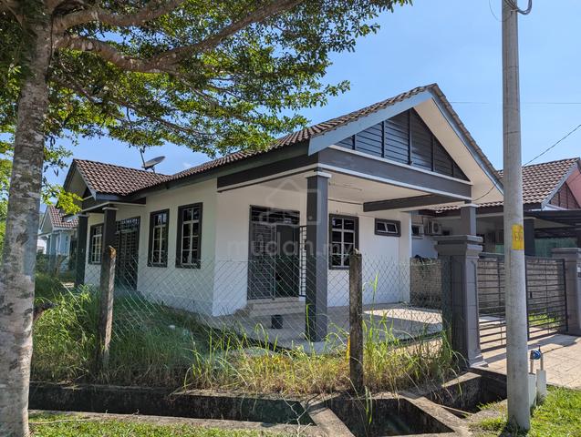 [Corner Lot] Rumah Semi-D Setingkat, Taman Nuraini, Paka, Dungun 1