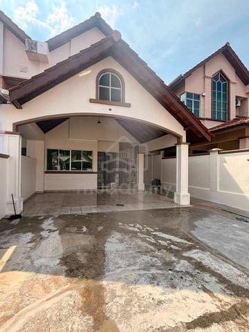 Impian Emas Double Storey Terrace Good Condition 1