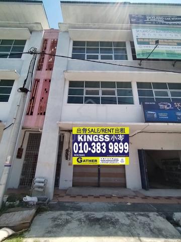 3 - Storey Shoplot & Lahat Mines Nearby Menglembu & Prime Location 1