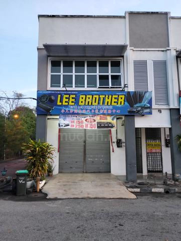 Kedai tingkat atas untuk disewa hadapan jalan besar KODIANG - JELEMPOK 1
