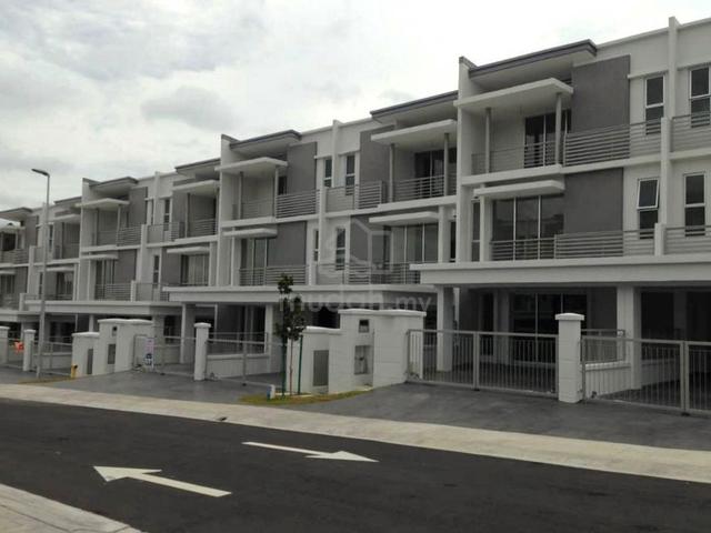 [BIG BUILT-UP + CARPORCH TILES + GOOD UNIT] Sunway Alam Suria, Shah Al 1