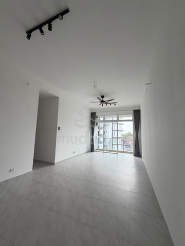 Senai Garden Apartment 1