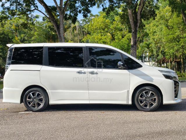 2021 Toyota VOXY 2.0 ZS (A) - 5
