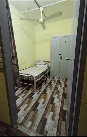 Bilik untuk Disewa (LELAKI)
di BALOK SEJAHTERA, Kuantan 1