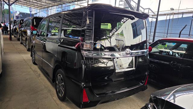 2021 Toyota VOXY 2.0 ZS KIRAMEKI III (A) PROMO - 3