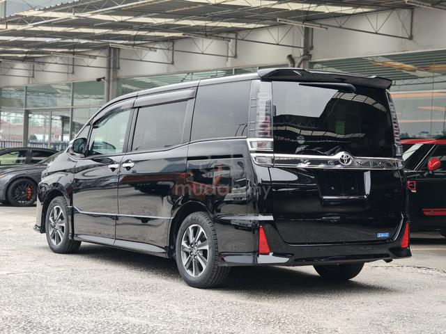 2020 Toyota VOXY 2.0 ZS KIRAMEKI II 7 SEATERS 4.5B - 2
