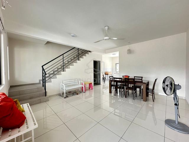 (BRAND NEW) Partly Furnished 2 Sty House D Island Residence Puchong 1