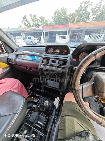 1995 Mitsubishi PAJERO 2.5 L049 (M) - 4