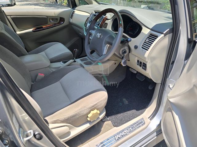 2012 Toyota INNOVA 2.0 G (A) Tip-Top - 3
