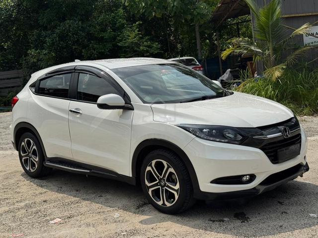 2017 Honda HR-V 1.8 V (A) LOW MILEAGE NICE CAR - 1