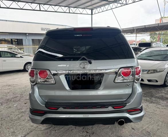 2012 Toyota FORTUNER 2.7 V (A) Accept Credit Card - 4
