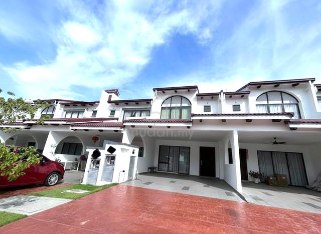 High Demand! Setia Safiro Rental with Clubhouse - Partly Furnished ! 1