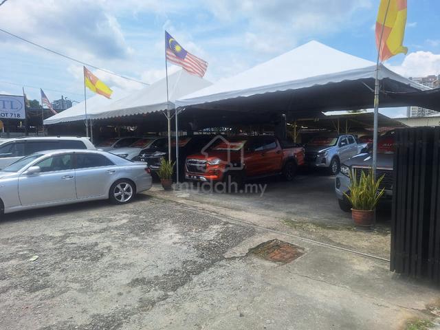USED CAR SHOWROOM For Rent 1