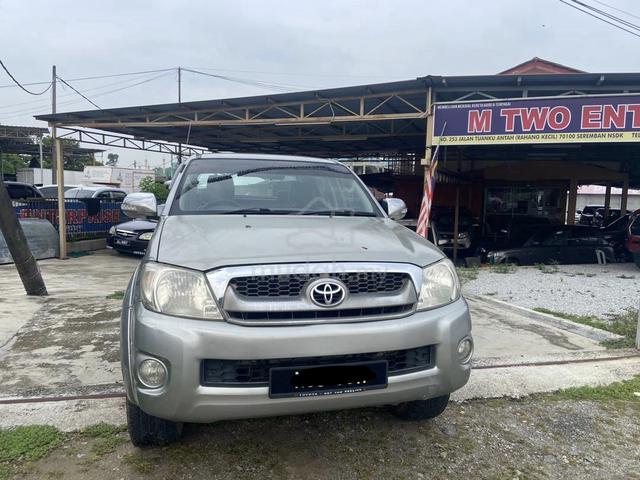 2010 Toyota HILUX 2.5 G AUTO FACELIFT (A) 4x4 - 2