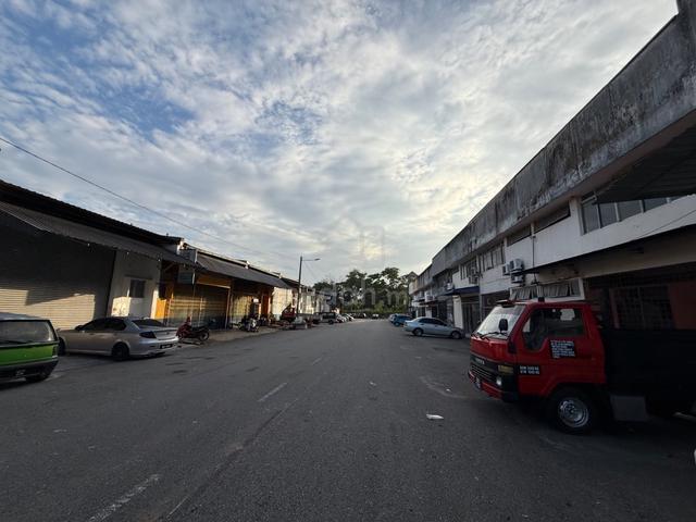 Skudai taman universiti jalan perdagangan 1.5 storey terrace factory 1