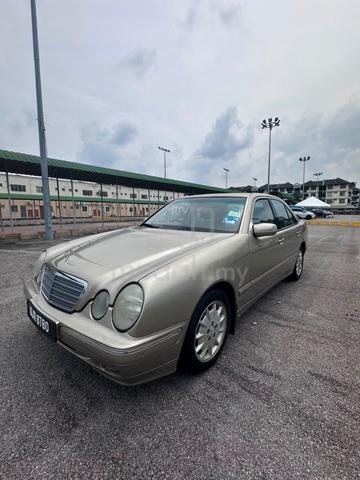 Mercedes Benz E-CLASS 2.6 240 CLASSIC (CBU) - 2