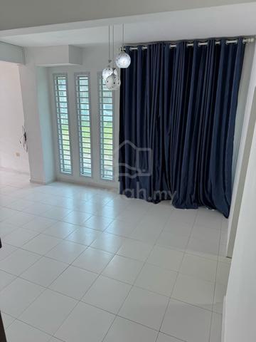 2.5 Storey Terrace House  Taman Scientex 4bed 3bath 3