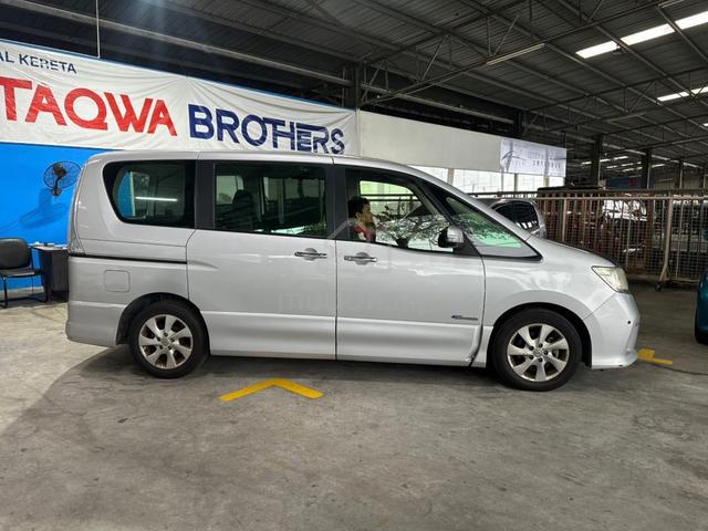 2013 Nissan SERENA 2.0 S-HYBRID HIGHWAY STAR - 2