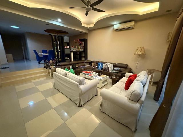 Furnished 2-Storey Terrace with Kitchen Cabinet@Alam Budiman Shah Alam 1