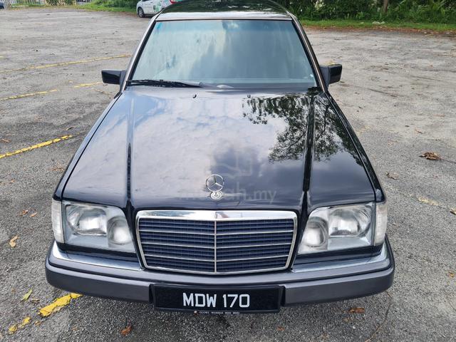 Mercedes Benz 260E LUXURY LIMOUSINE - 2