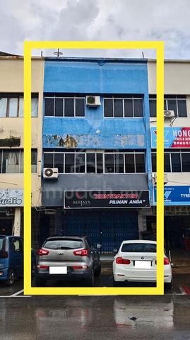 FOR SALE - 3 storey intermediate shophouse at nanas road 1